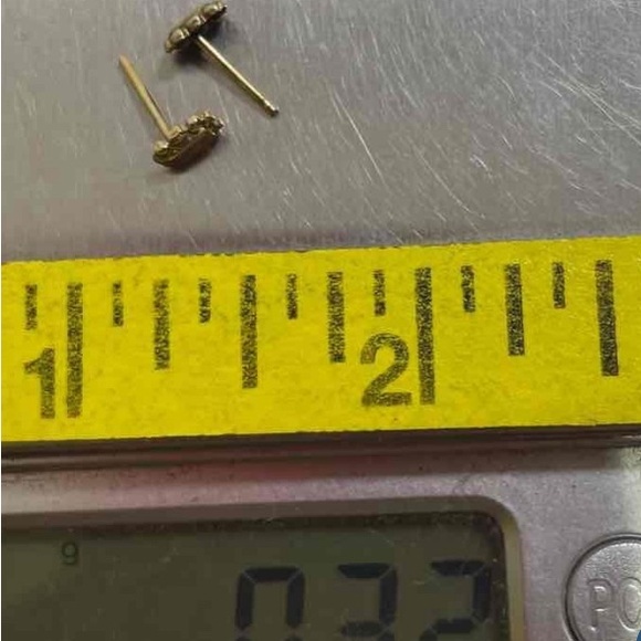 14kt Gold Earrings - posts are short .5" - Vintage - Picture 3 of 4